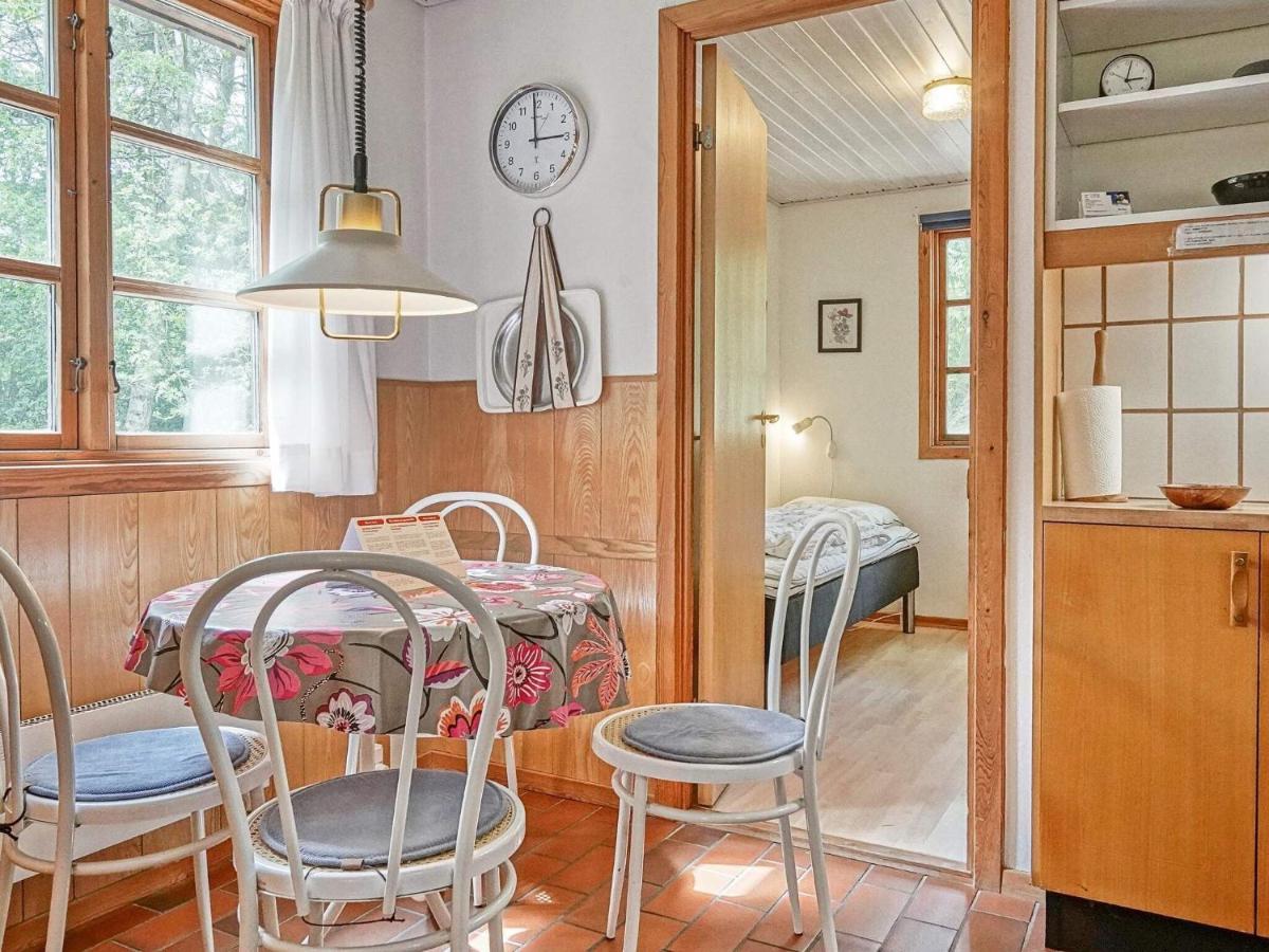 Three-Bedroom Holiday Home In Ronne 4 ภายนอก รูปภาพ