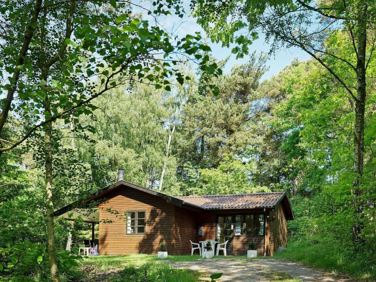 Three-Bedroom Holiday Home In Ronne 4 ภายนอก รูปภาพ